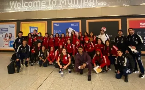 La Roja femenina Sub 17 arribó a Bombay este domingo. (La Roja)