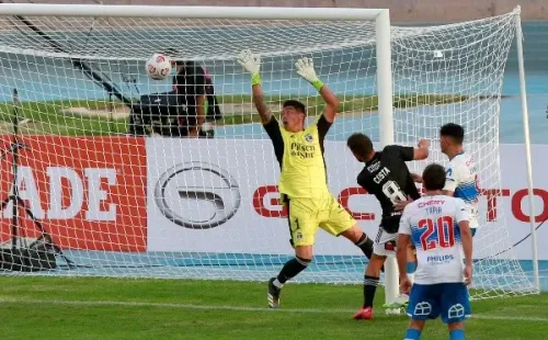 Zampedri le anotó a Colo Colo en la Supercopa del año pasado y este año en San Carlos (Agencia Uno)