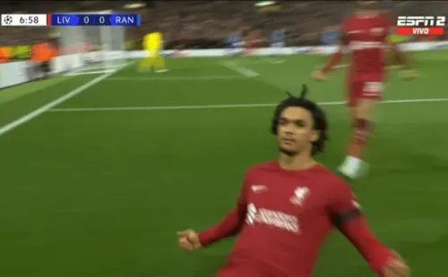 Alexander-Arnold marcó un tremendo golazo. (Foto: Captura ESPN)