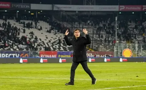 Gustavo Quinteros se ha ganado el amor de los hinchas albos. | Foto: Guille Salazar