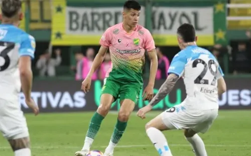 Defensa superó a Racing y lo complicó en su pelea por el título