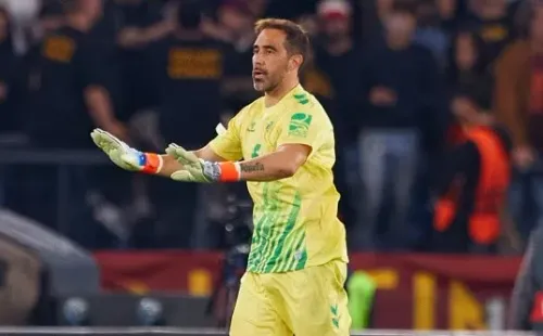 Claudio Bravo demostró que su calidad no se pierde con los años bajo los tres palos. Foto: Comunicaciones Betis