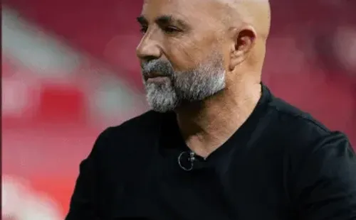 Así luce Jorge Sampaoli en el inicio de su segundo ciclo como DT del Sevilla.