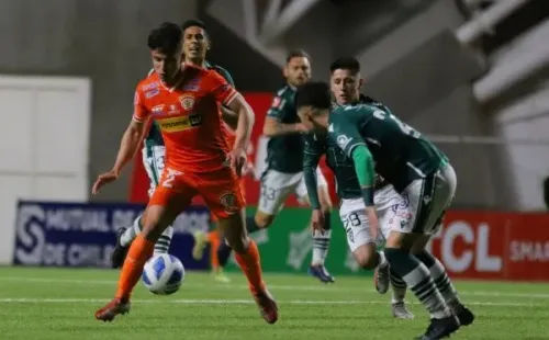 Wanderers y Cobreloa protagonizaron un gran partido en el Nicolás Chahuán de La Calera. | Foto: Agencia Uno