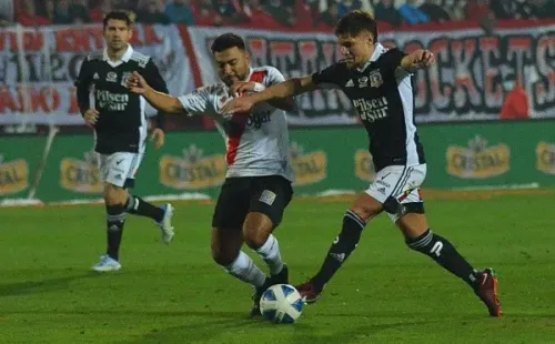 La última vez que se enfrentaron, el 9 de mayo en La Granja, Colo Colo le ganó 2-1 a Curicó. Foto: Agencia Uno