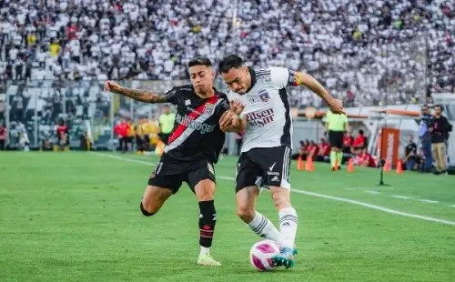 Bayron Oyarzo pasó de la alegría a la pena tras ser agredido por hinchas de Curicó Unido. Foto: Guille Salazar, RedGol.