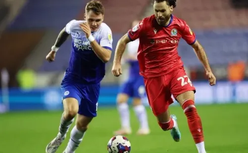 Ben Brereton en acción contra el Wigan Athletic en la Championship de Inglaterra. (Getty Images).