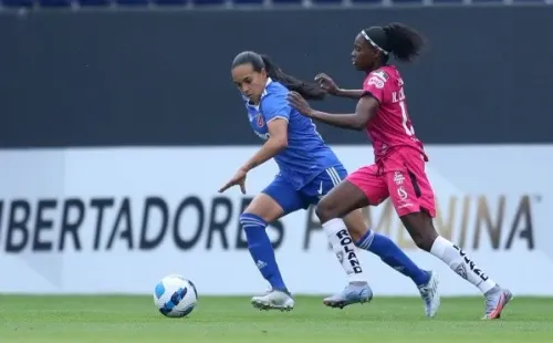 La U encontró sus primeros tres puntos en Ecuador.