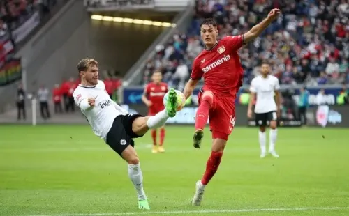 Dura goleada para el Bayer Leverkusen de Charles Aránguiz.