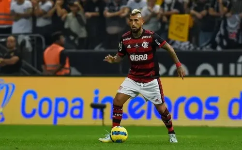 Vidal jugó desde el minuto 65 en el empate 0-0 entre Flamengo y Corinthians por Copa Brasil. | Foto: Flamengo/Marcelo Cortes