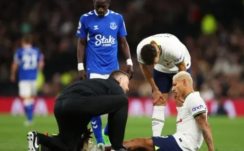 Richarlison se lesionó en el Tottenham vs Everton y es muy probable que se pierda el Mundial de Qatar 2022. | Foto: Getty