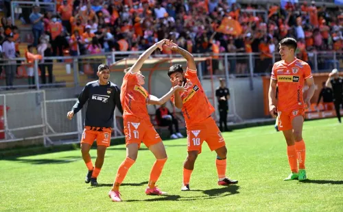 Cobreloa festeja con gol de Cerato. Foto: Cobreloa.