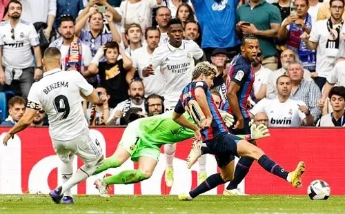 Gol de Benzema quiebra la racha de Ter Stegen con el Barcelona en La Liga.