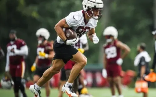 Tras su paso por Washington Commanders, ahora el chileno Sammis Reyes tendrá una chance en los Chicago Bears. | Foto: @sammisreyes