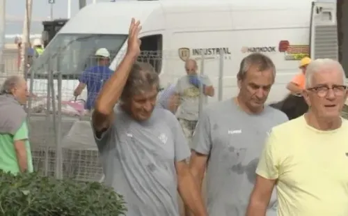 Pellegrini agradece las muestras de cariño de trabajadores de una construcción en Cádiz. | Foto: El Desmarque