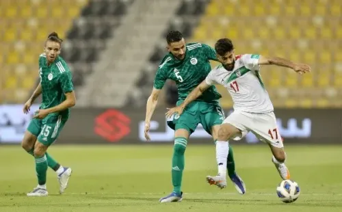 Irán jugando ante Algeria un amistoso