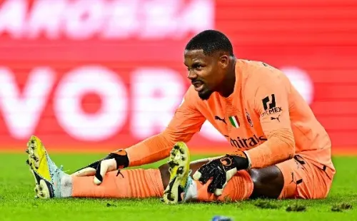 Mike Maignan mostró problemas físicos en la victoria por 2-1 ante la Sampdoria del 10 de septiembre. (Getty Images).