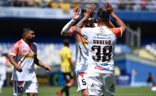 Cobreloa remontó en los últimos minutos y llevó la definición del título de la Primera B a la última fecha. Foto: Agencia Uno