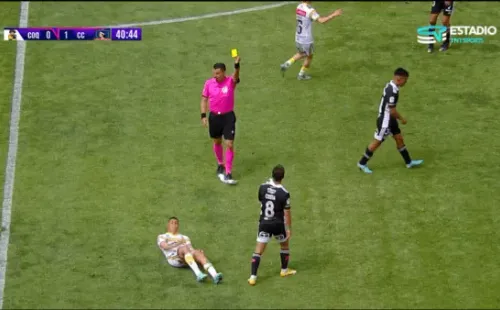 Gabriel Costa se gana la tarjeta amarilla