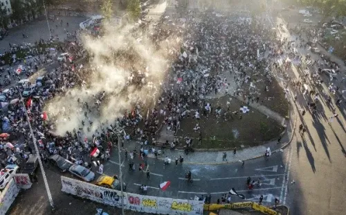Los hinchas de Colo Colo celebraron en Plaza Italia y luego fueron al Monumental