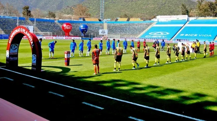 Coquimbo Unido le realizó el tradicional pasillo a los campeones a Universidad Católica en 2020