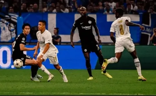 Alexis en el partido de ida ante el Frankfurt, jugado en Francia (Foto: Eintracht Frankfurt)