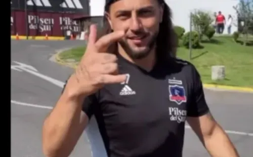 Falcón entrenó con un new look muy llamativo (Foto: Colo Colo)