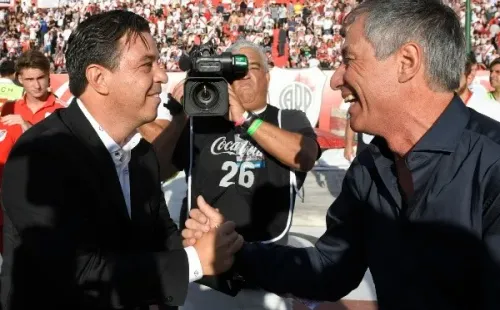 Ariel Holan y Marcelo Gallardo en un duelo entre Independiente y River Plate en 2019. (Agencia Uno).