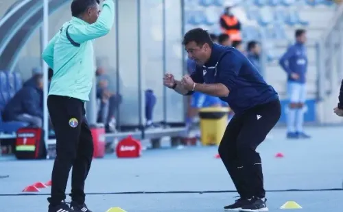 Juan José Ribera festeja efusivamente un gol de Audax Italiano. (Agencia Uno).
