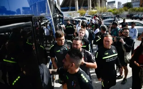 Palestino también arribó pero no pudo entrar al estadio.