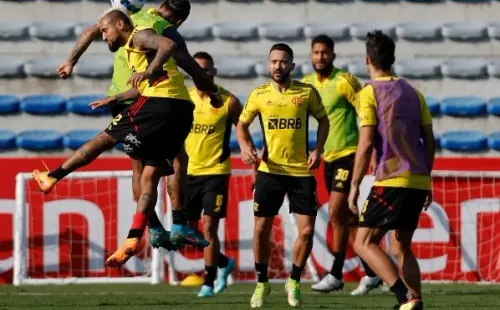 Arturo Vidal lo da todo en un entrenamiento en Guayaquil, Ecuador, ciudad que será sede de la final de la Copa Libertadores de América 2022. (Getty Images).