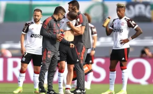 Filipe Luís salió reemplazado en la final que Palmeiras le ganó por 2-1 a Flamengo en 2021. (Getty Images).