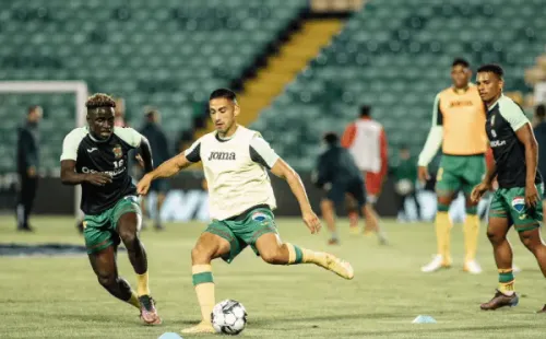 Así se vio Juan Delgado en el calentamiento del partido que su equipo perdió ante el Marítimo.