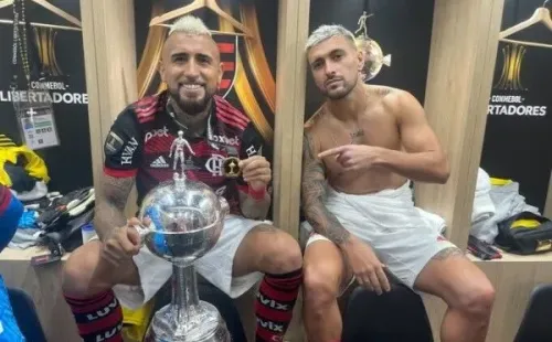 Arturo Vidal se reencontró con Colo Colo en pleno festejo junto a Flamengo con la Copa Libertadores. Foto: Instagram