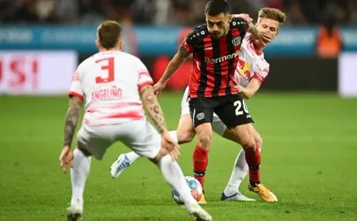 Not Released (NR) DFL regulations prohibit any use of photographs as image sequences and/or quasi-video.