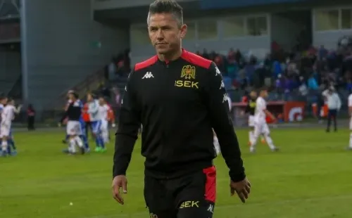 El técnico hispano se ha llenado de críticas en Unión Española.