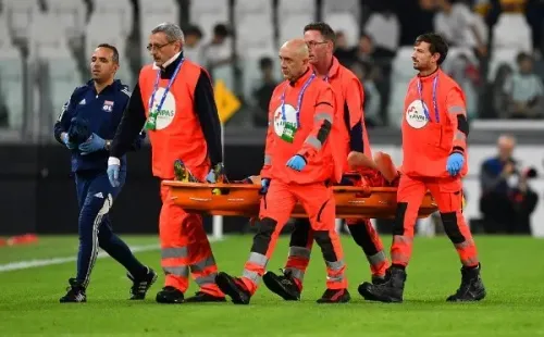 Así debió abandonar la cancha Damaris Egurrola tras su dura lesión. (Getty)