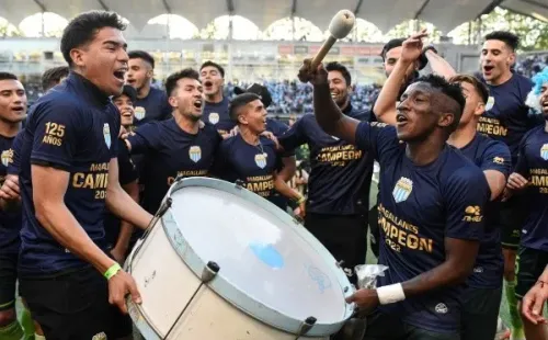 Magallanes fue un carnaval tras lograr el ascenso a Primera División después de tres décadas. Foto: Agencia Uno