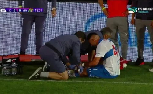 Mauricio Isla jugó los 90′ del empate entre la UC y Audax Italiano pese al corte que sufrió a poco de llegar a los 20′. (Captura TNT Sports).