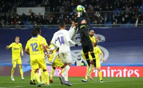 Tomás Alarcón en un partido del Cádiz ante el Real Madrid. (Getty Images).