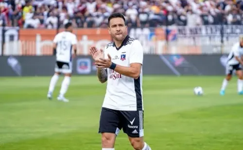 Matías Zaldivia recibió con emoción los aplausos de los hinchas de Colo Colo en el duelo ante O’Higgins. (Guille Salazar).