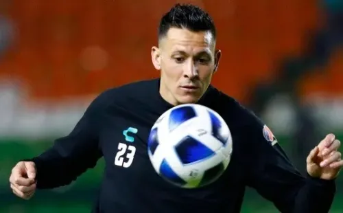 LEON, MEXICO - NOVEMBER 28: Ramiro Gonzalez #23 of Leon during the warms up prior the quarterfinals second leg match between Leon and Puebla as part of the Torneo Grita Mexico A21 Liga MX at Leon Stadium on November 28, 2021 in Leon, Mexico. (Photo by Leopoldo Smith/Getty Images)-Not Released (NR)