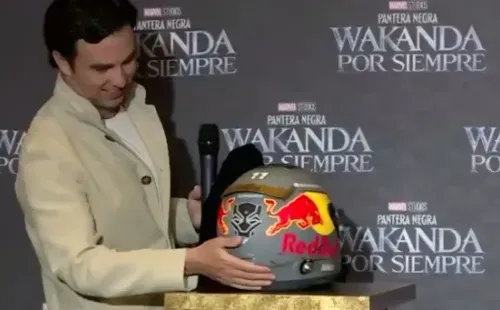 Checo Pérez presenta su asombroso casco de Black Panther 2 (Foto: Disney)