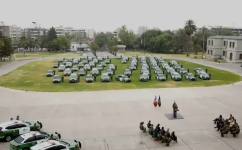 Ceremonia de entrega de más de 200 vehículos policiales a Carabineros