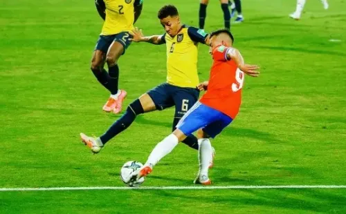 Byron Castillo está cada vez más abajo del avión a Qatar 2022. Foto: Guille Salazar, RedGol.