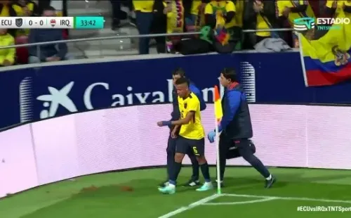 Byron Castillo se retira del partido amistoso entre Ecuador e Irak. (Captura TNT Sports).