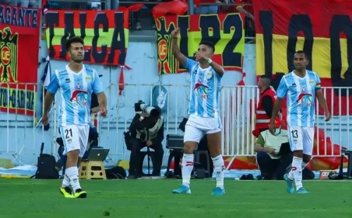 Flores celebra su gol en Rancagua (Agencia Uno)