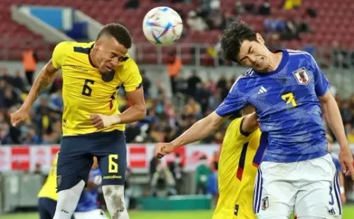 DUESSELDORF, GERMANY - SEPTEMBER 27: Byron Castillo of Ecuador and Shogo Taniguchi of Japan compete for a header during the international friendly match between Japan and Ecuador at Merkur Spiel-Arena on September 27, 2022 in Duesseldorf, Germany. (Photo by Alex Grimm/Getty Images)-Not Released (NR)