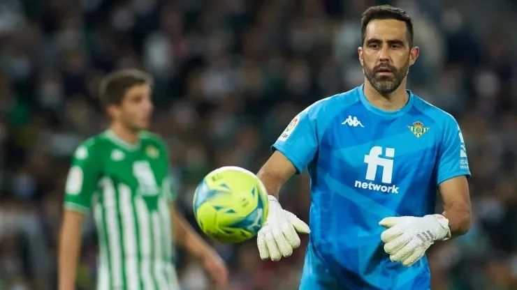 Claudio Bravo es uno de los grandes referentes del Betis