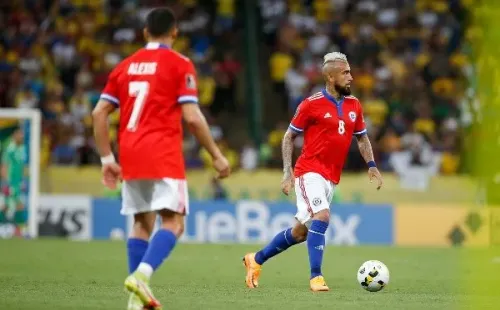Vidal puso en duda su continuidad en la Roja, y eso indignó al Pollo Véliz. | Foto: Agencia Uno